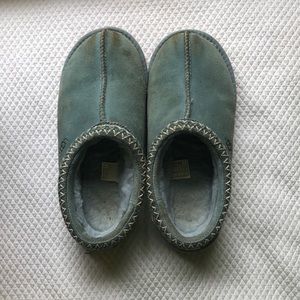 Super cute Ugg slippers!